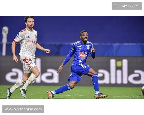 里昂与史特拉斯堡球队对决分析及赛季表现评估